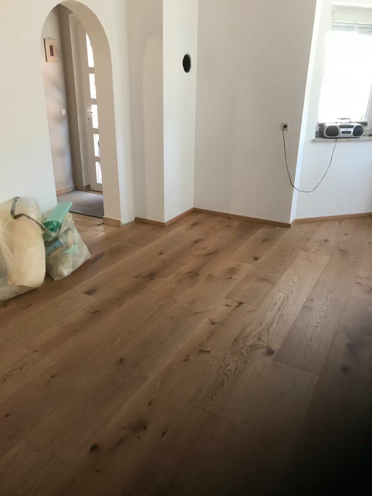 Fertiger Wohnraum mit Holzboden